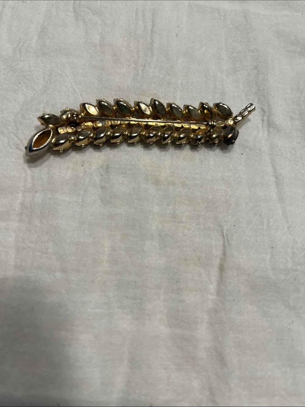 Vintage leaf pin in Amber